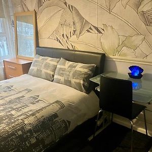Private Stay @ London-Stratford.